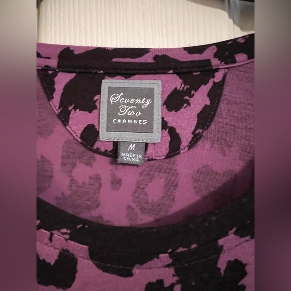Nordstrom Seventy Two Changes Leopard Print Distressed Top Size M - Picture 4 of 4